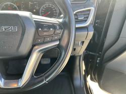 2021 Isuzu
D-MAX X-TERRAIN