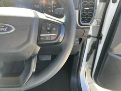 2022 Ford
Everest Ambiente