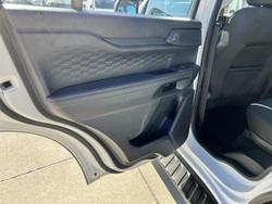 2022 Ford
                Everest Ambiente