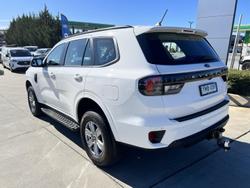 2022 Ford
                Everest Ambiente
