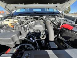 2022 Ford
                Everest Ambiente
