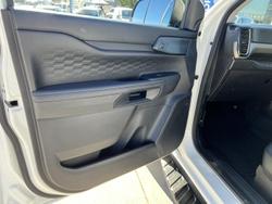 2022 Ford
                Everest Ambiente