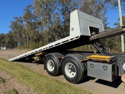 2015 Isuzu
Fyh Tilt Tray And Crane Truck, 350Hp, Auto, Only 105K Kms