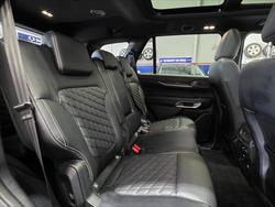 2025 Ford Everest Platinum