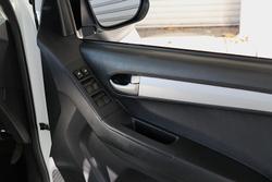 2017 Isuzu
D-MAX LS-Terrain