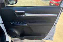 2023 Toyota
Hilux SR5