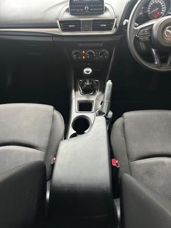 2016 Mazda
3 Neo