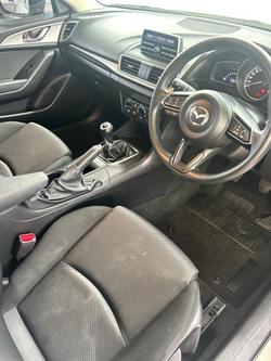 2016 Mazda
3 Neo