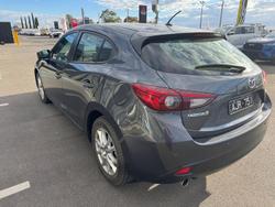 2016 Mazda
3 Neo