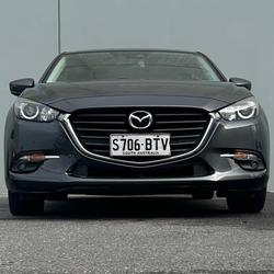 2017 Mazda
                3 SP25