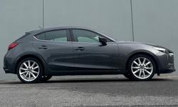 2017 Mazda
                3 SP25