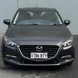 2017 Mazda
                3 SP25