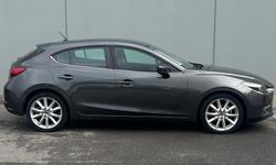 2017 Mazda
                3 SP25
