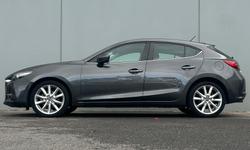 2017 Mazda
                3 SP25