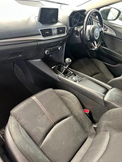 2017 Mazda
                3 SP25