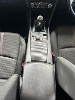 2017 Mazda
                3 SP25