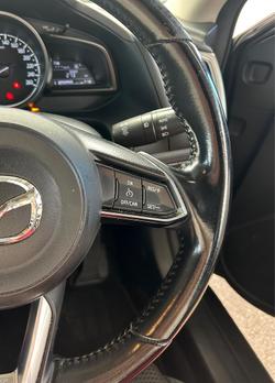 2017 Mazda
                3 SP25
