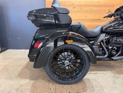2025 Harley-davidson 2025 Harley-davidson 1900CC FLHTCUTG TRI GLIDE U/CLC 114 TRI BLACK