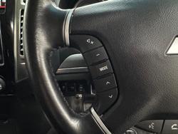 2020 Mitsubishi
Pajero Exceed