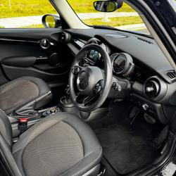 2020 MINI
Hatch Cooper