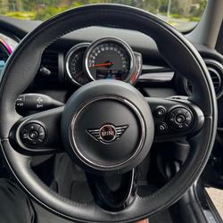 2020 MINI
Hatch Cooper