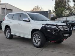 2020 Mitsubishi
Pajero GLX