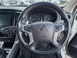 2020 Mitsubishi
Pajero GLX