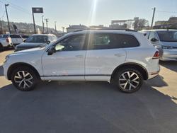 2017 Volkswagen
Touareg Monochrome