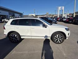 2017 Volkswagen
Touareg Monochrome