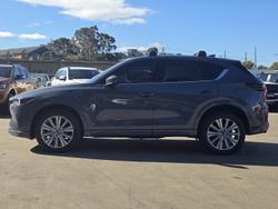 2022 Mazda
CX-5 Akera