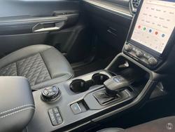 2025 Ford
Everest Platinum