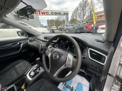 2015 Nissan
                X-TRAIL ST