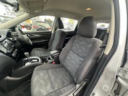 2015 Nissan
                X-TRAIL ST