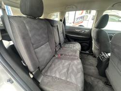 2015 Nissan
                X-TRAIL ST