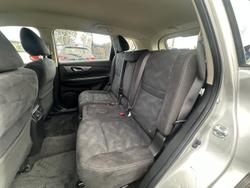 2015 Nissan
                X-TRAIL ST