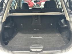 2015 Nissan
                X-TRAIL ST
