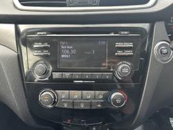 2015 Nissan
                X-TRAIL ST