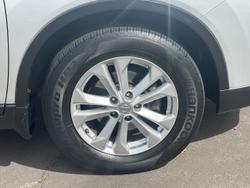 2015 Nissan
                X-TRAIL ST