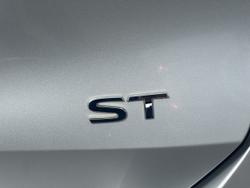 2015 Nissan
                X-TRAIL ST