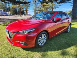 2017 Mazda
3 Maxx