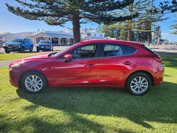 2017 Mazda
3 Maxx