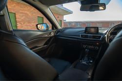 2017 Mazda
3 SP25 GT
