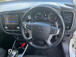 2020 Mitsubishi
Outlander PHEV ES ADAS