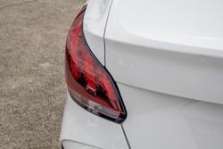 2023 MG MG5 Essence MY23 Dover White