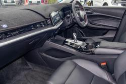 2023 MG MG5 Essence MY23 Dover White