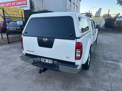 2012 NISSAN
NAVARA ST (4x4)
