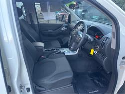 2012 NISSAN
NAVARA ST (4x4)