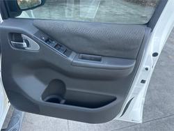 2012 NISSAN
NAVARA ST (4x4)