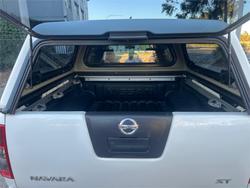 2012 NISSAN
NAVARA ST (4x4)