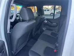 2012 NISSAN
NAVARA ST (4x4)